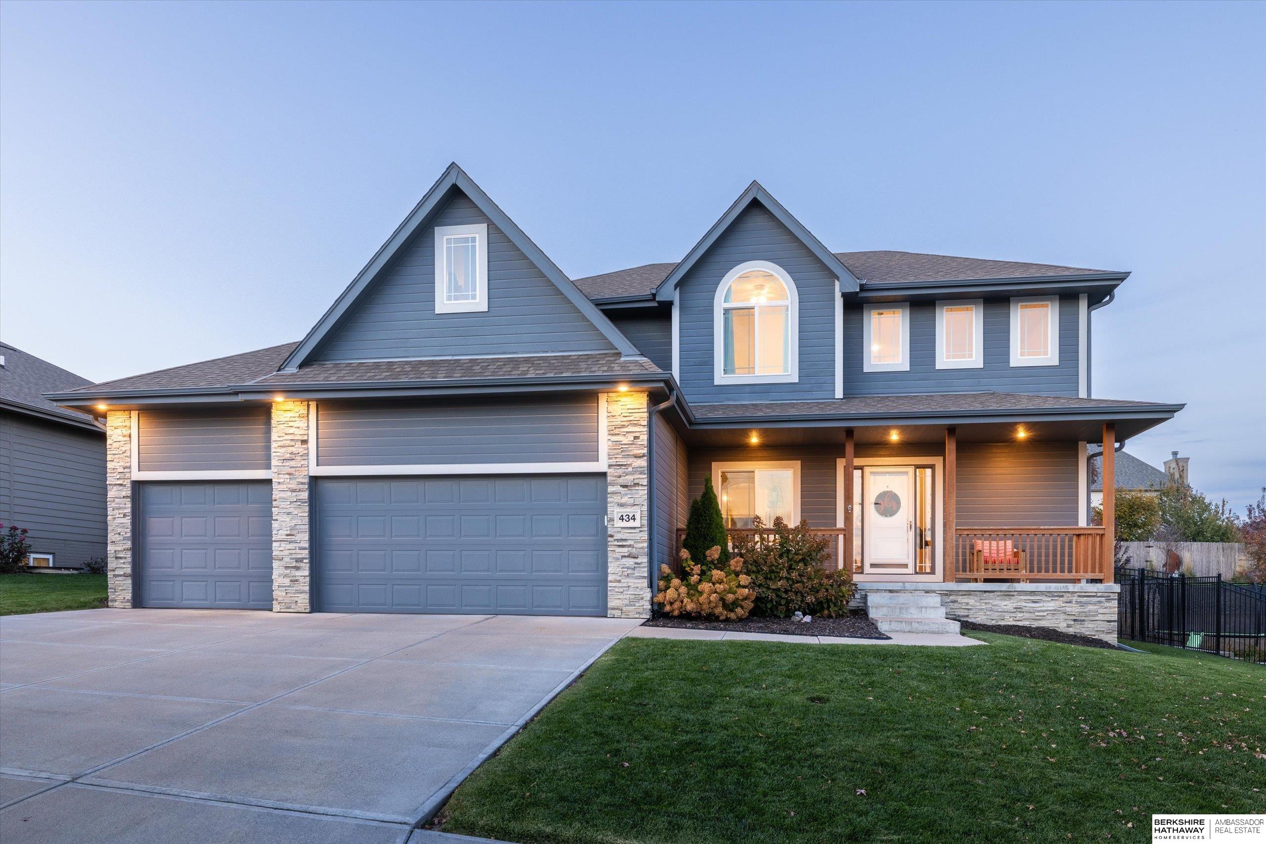 Gretna, Nebraska 68028, United States, 4 Bedrooms Bedrooms, ,3 BathroomsBathrooms,Residential,Active,238372