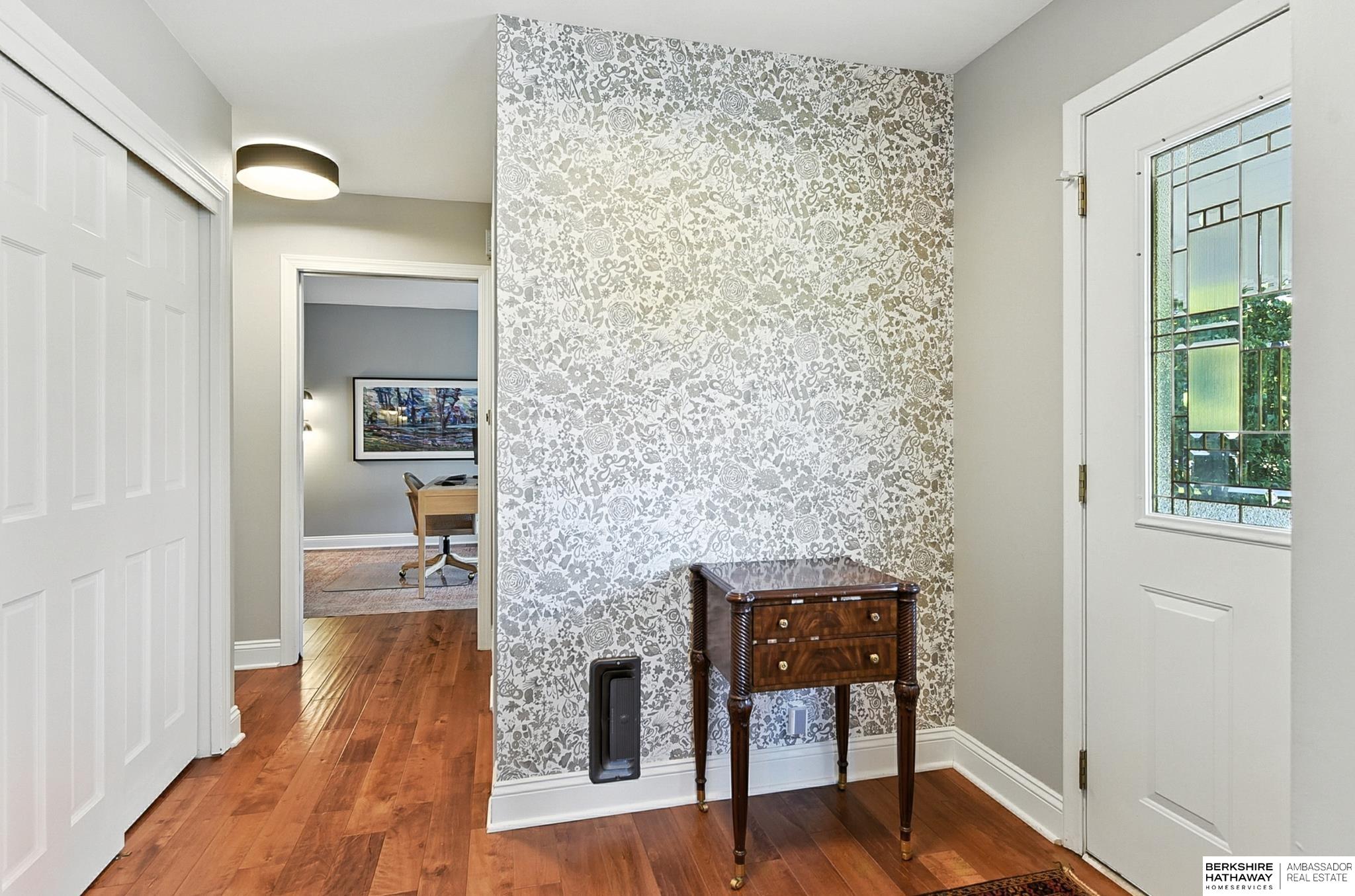 Omaha, Nebraska 68124, United States, 4 Bedrooms Bedrooms, ,1 BathroomBathrooms,Residential,Pending,200057