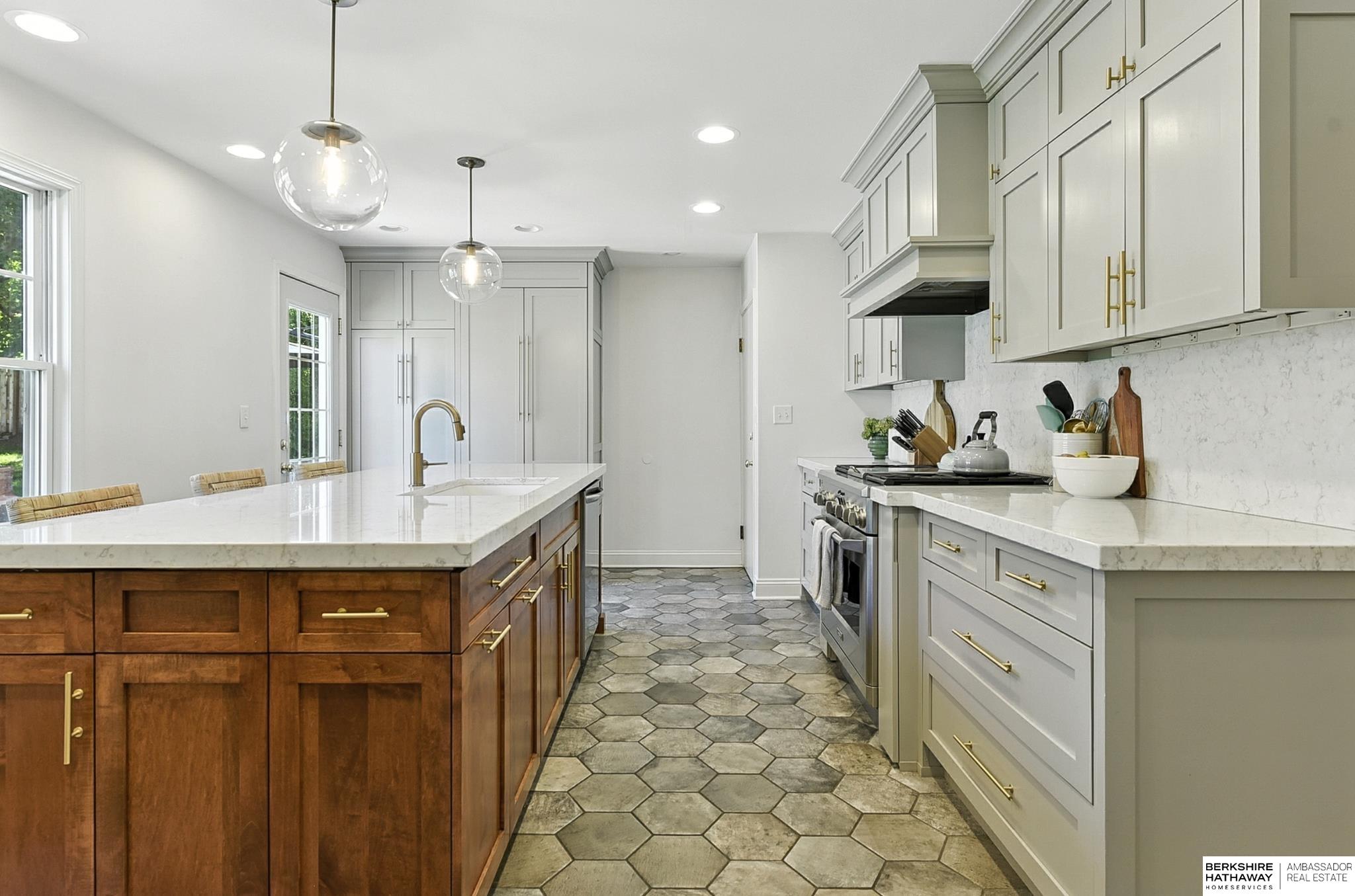 Omaha, Nebraska 68124, United States, 4 Bedrooms Bedrooms, ,1 BathroomBathrooms,Residential,Pending,200057