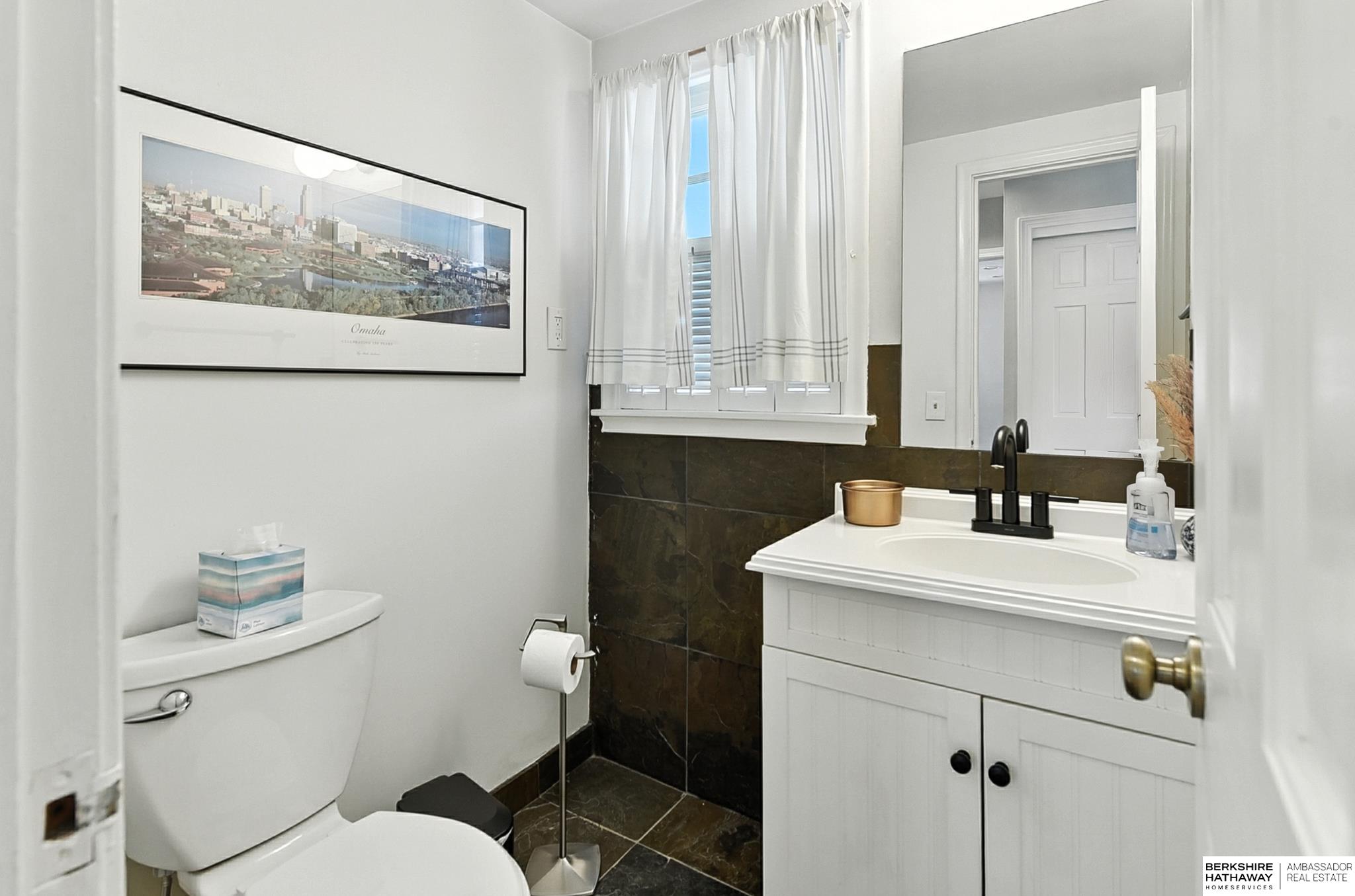 Omaha, Nebraska 68124, United States, 4 Bedrooms Bedrooms, ,1 BathroomBathrooms,Residential,Pending,200057