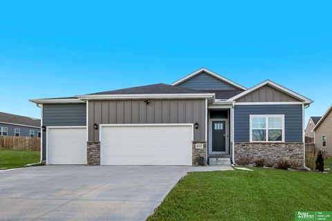 Photo of 8522 S 63rd Street, Papillion, NE 68157 (MLS # 22603002)