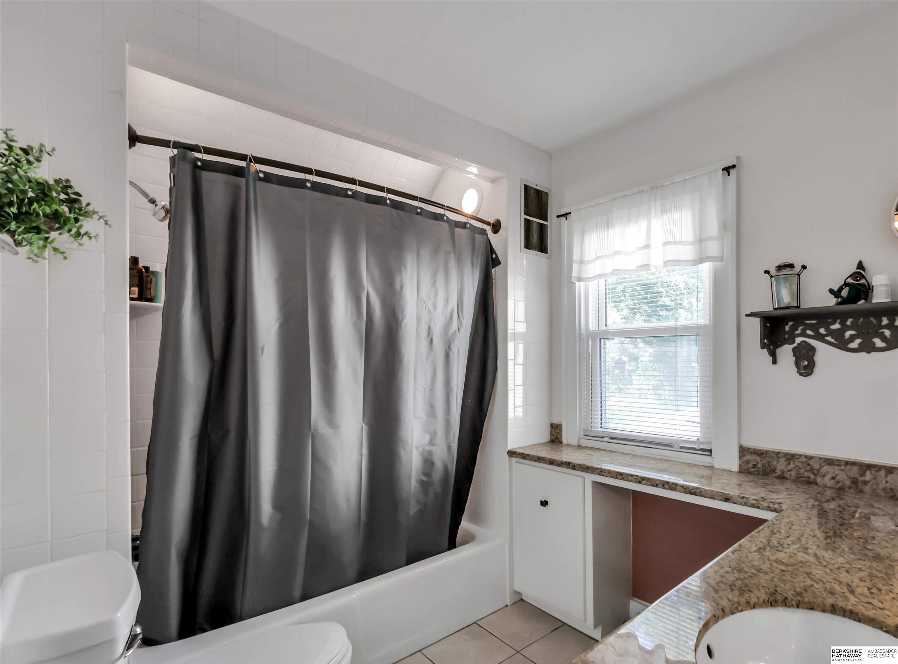 Omaha, Nebraska 68132, United States, 4 Bedrooms Bedrooms, ,2 BathroomsBathrooms,Residential,Active,156093