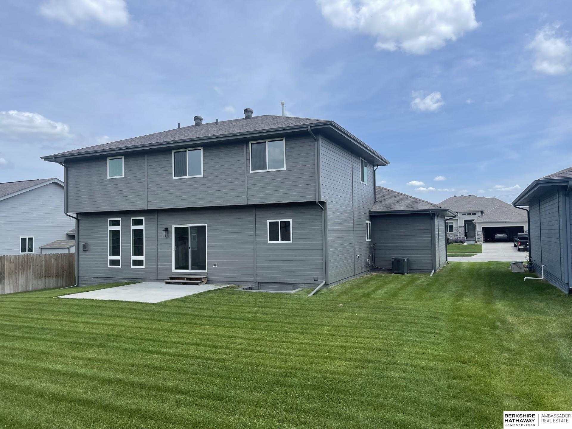 Bellevue, Nebraska 68123, United States, 4 Bedrooms Bedrooms, ,3 BathroomsBathrooms,Residential,Active,23670