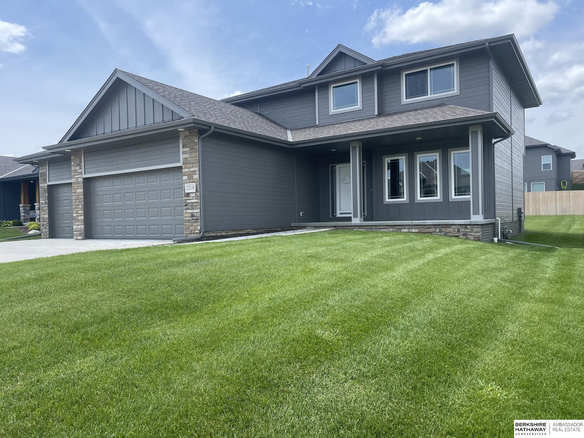 Bellevue, Nebraska 68123, United States, 4 Bedrooms Bedrooms, ,3 BathroomsBathrooms,Residential,Active,23670