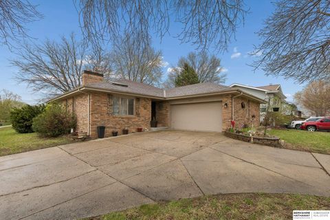Photo of 2711 N 142 Street, Omaha, NE 68164 (MLS # 22614017)