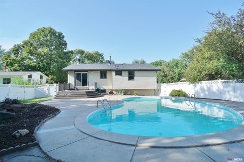Photo of 2521 County Down Court, Lincoln, NE 68512 (MLS # 22601451)