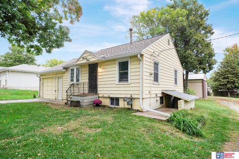 Photo of 1330 N 64th Street, Lincoln, NE 68505 (MLS # 22533999)