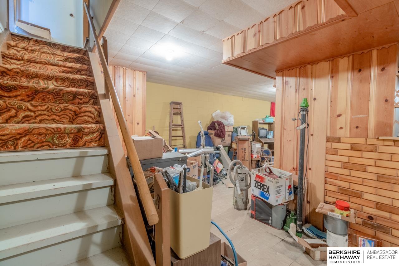 Omaha, Nebraska 68112, United States, 2 Bedrooms Bedrooms, ,1 BathroomBathrooms,Residential,Pending,245824