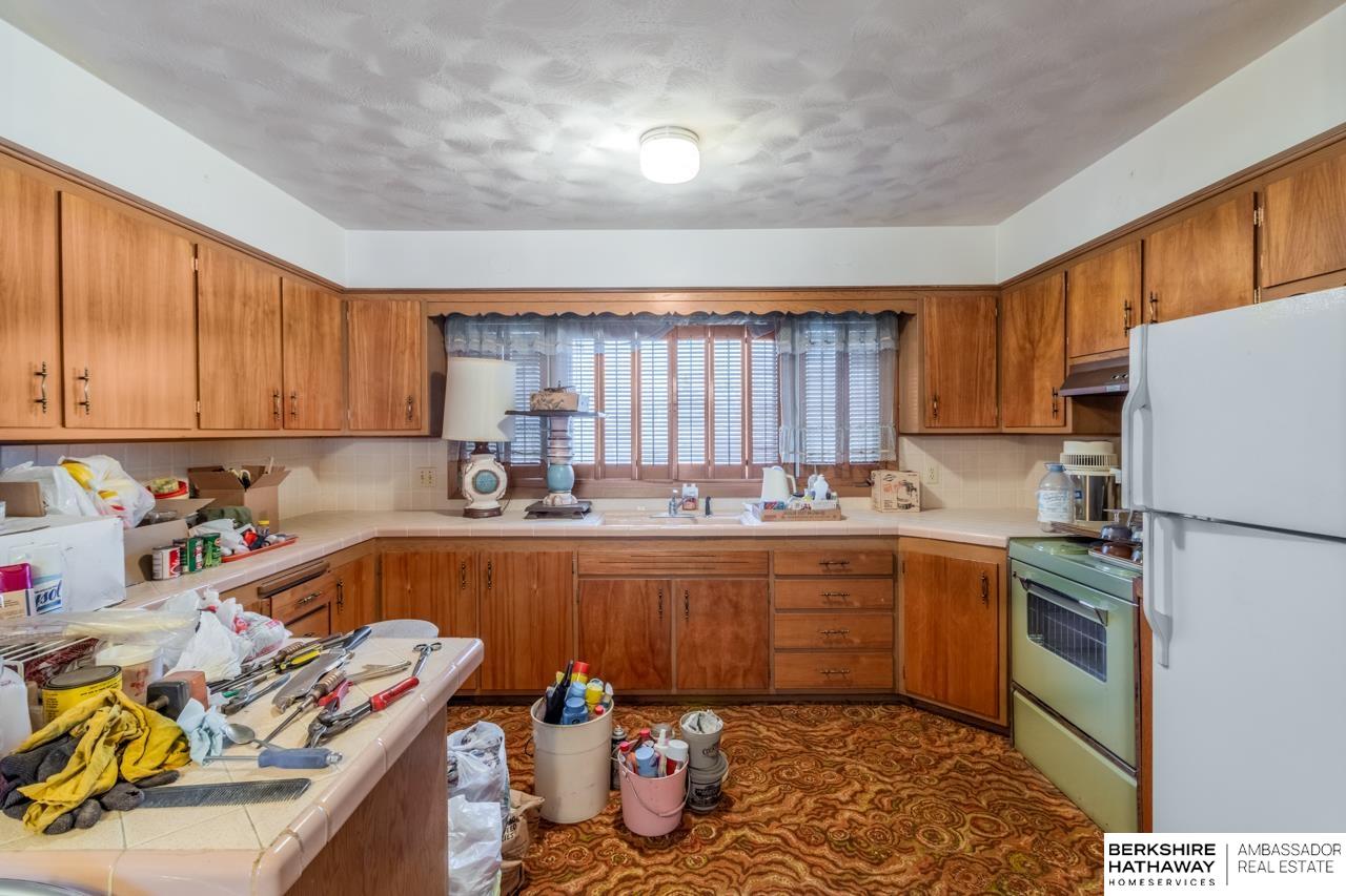 Omaha, Nebraska 68112, United States, 2 Bedrooms Bedrooms, ,1 BathroomBathrooms,Residential,Pending,245824