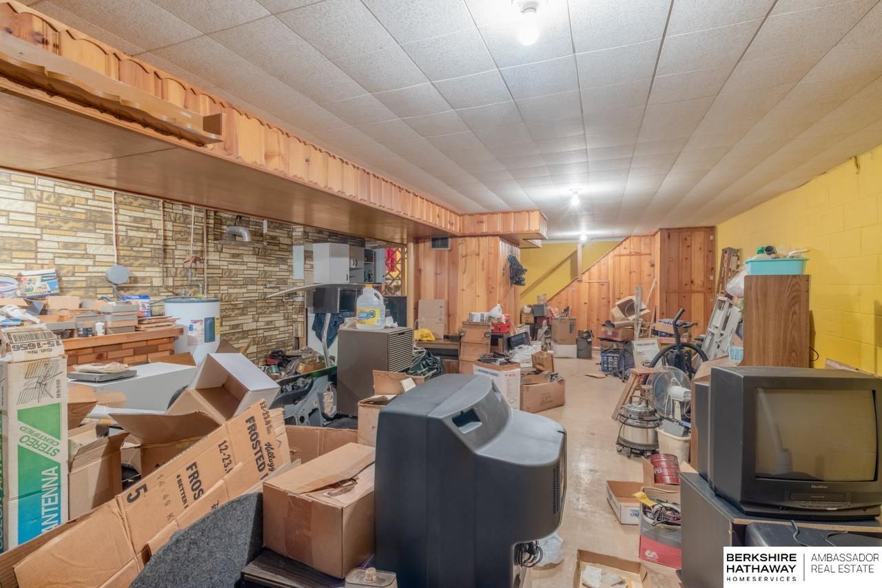 Omaha, Nebraska 68112, United States, 2 Bedrooms Bedrooms, ,1 BathroomBathrooms,Residential,Pending,245824