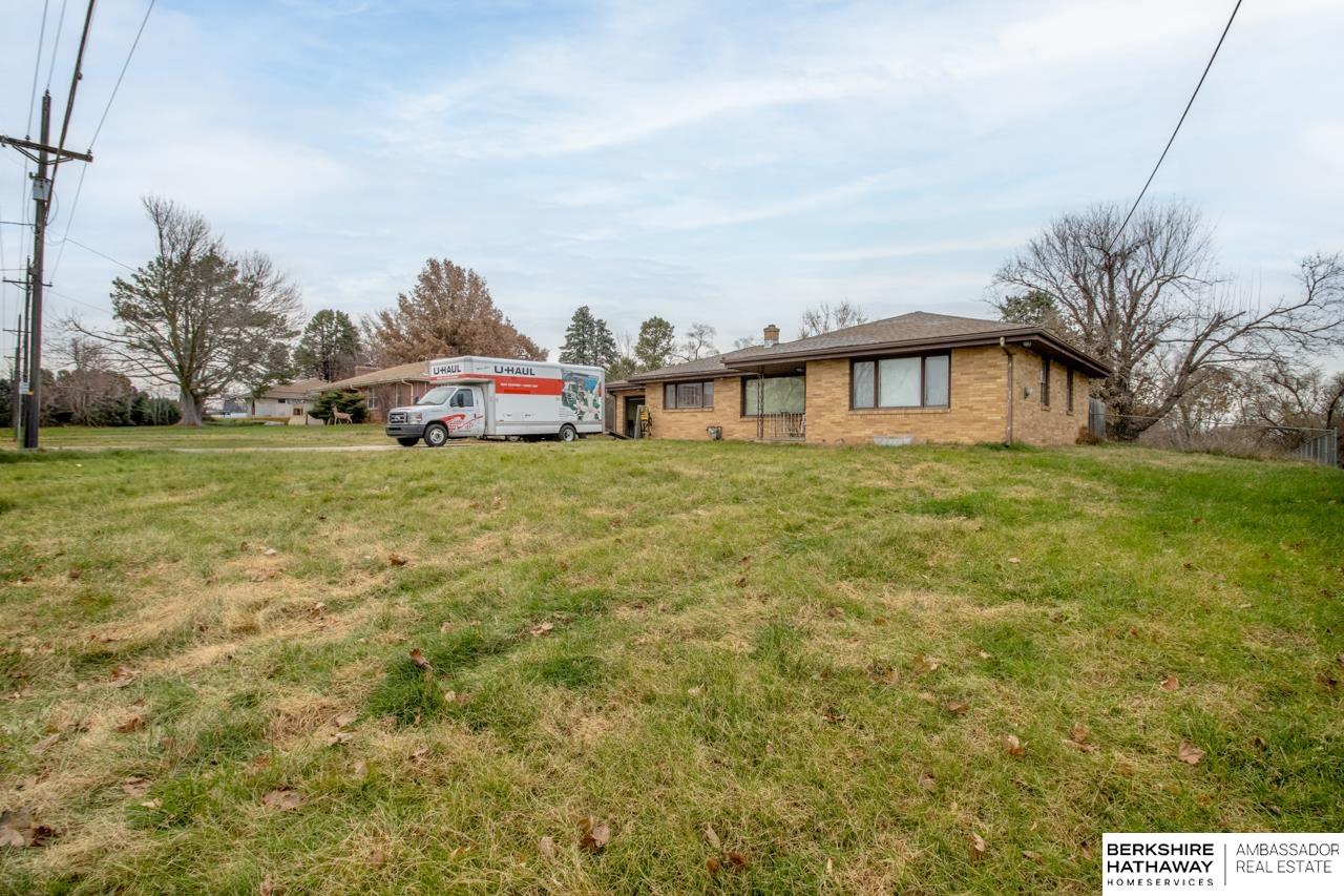 Omaha, Nebraska 68112, United States, 2 Bedrooms Bedrooms, ,1 BathroomBathrooms,Residential,Pending,245824