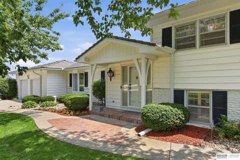 Photo of 825 S 113th Street, Omaha, NE 68154 (MLS # 22619268)