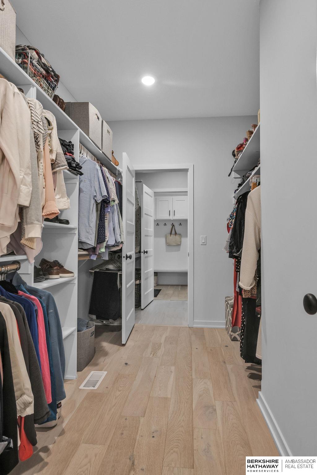 Elkhorn, Nebraska 68022, United States, 5 Bedrooms Bedrooms, ,3 BathroomsBathrooms,Residential,Active,208709