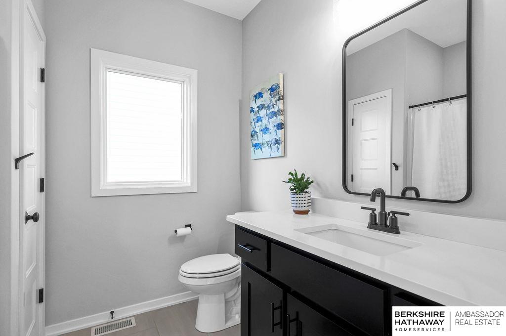 Elkhorn, Nebraska 68022, United States, 5 Bedrooms Bedrooms, ,3 BathroomsBathrooms,Residential,Active,208709