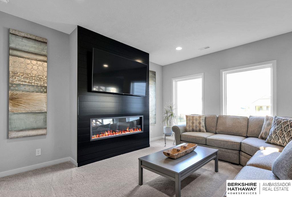 Elkhorn, Nebraska 68022, United States, 5 Bedrooms Bedrooms, ,3 BathroomsBathrooms,Residential,Active,208709