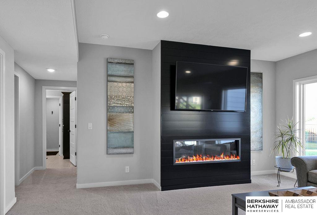 Elkhorn, Nebraska 68022, United States, 5 Bedrooms Bedrooms, ,3 BathroomsBathrooms,Residential,Active,208709