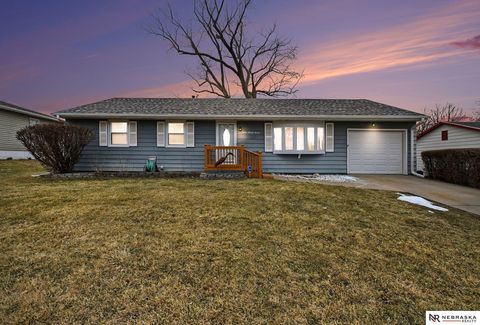 Photo of 1227 Sunset Drive, Bellevue, NE 68005 (MLS # 22604085)
