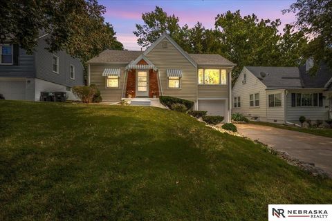Photo of 2137 S 61st Avenue, Omaha, NE 68106 (MLS # 22529353)