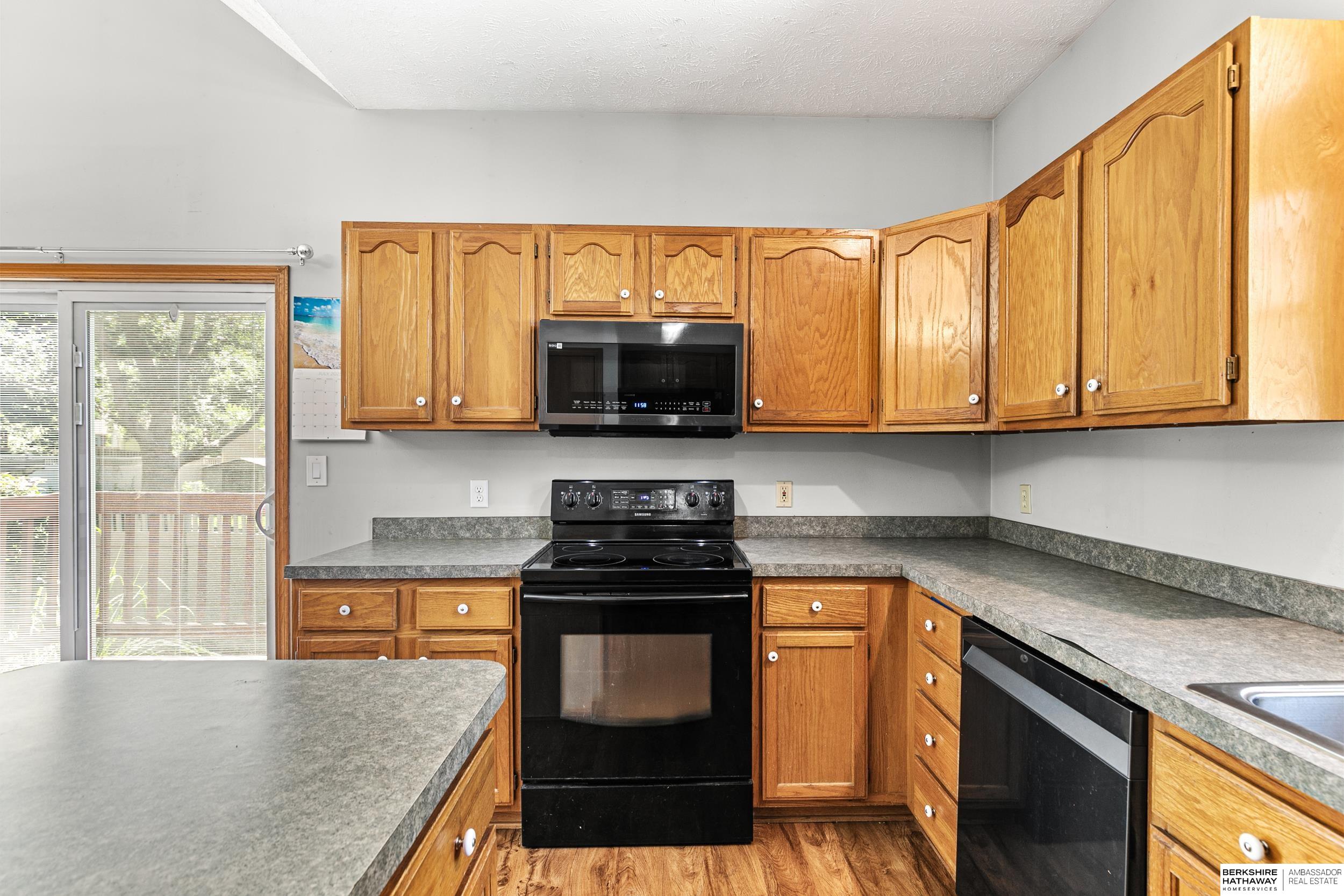 Lincoln, Nebraska 68521, United States, 4 Bedrooms Bedrooms, ,3 BathroomsBathrooms,Residential,Pending,168870