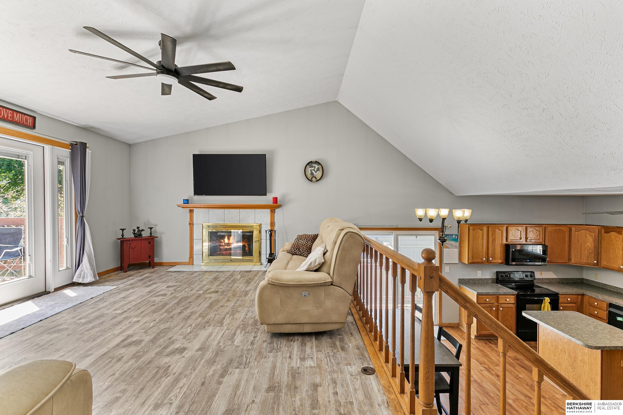 Lincoln, Nebraska 68521, United States, 4 Bedrooms Bedrooms, ,3 BathroomsBathrooms,Residential,Pending,168870