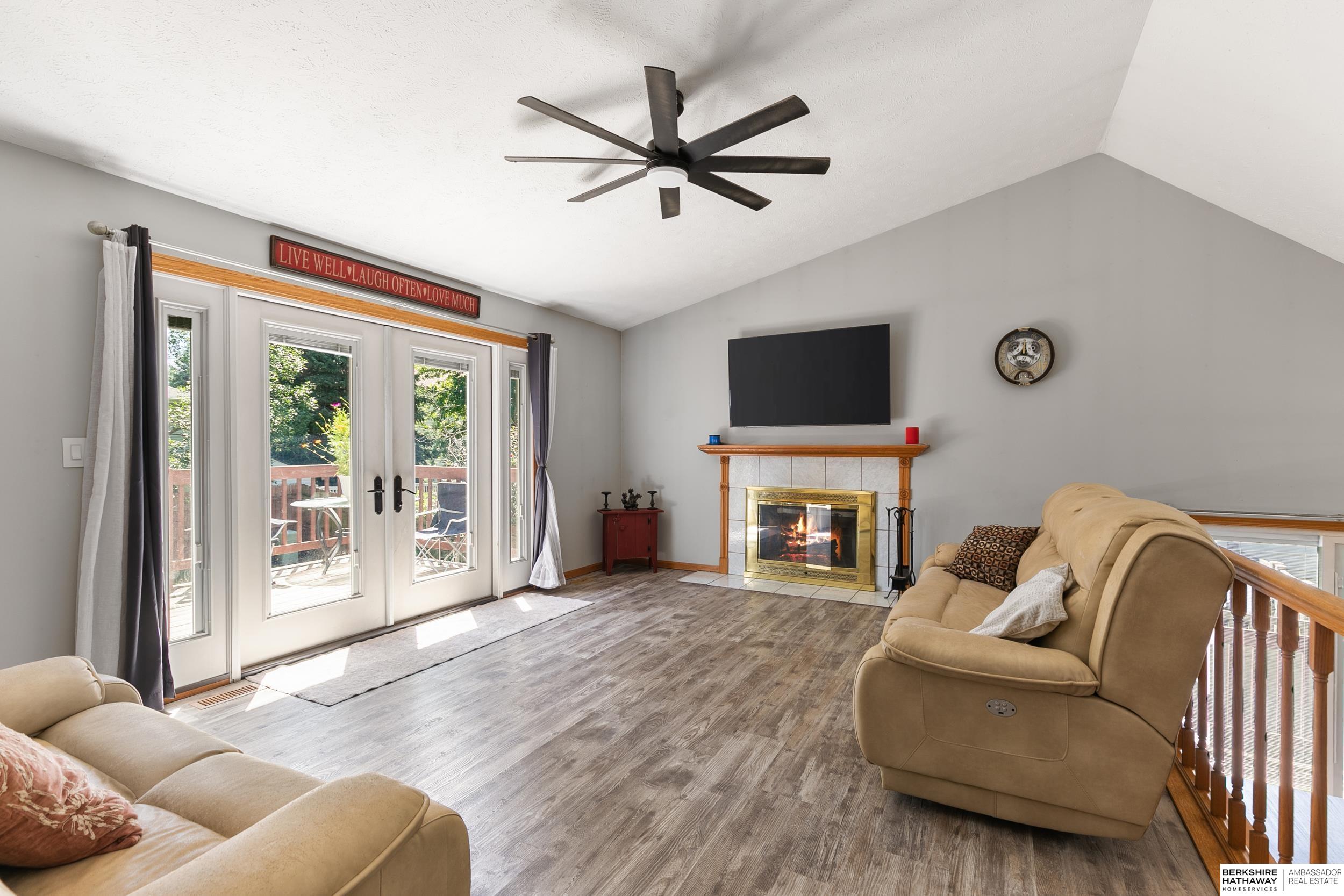 Lincoln, Nebraska 68521, United States, 4 Bedrooms Bedrooms, ,3 BathroomsBathrooms,Residential,Pending,168870