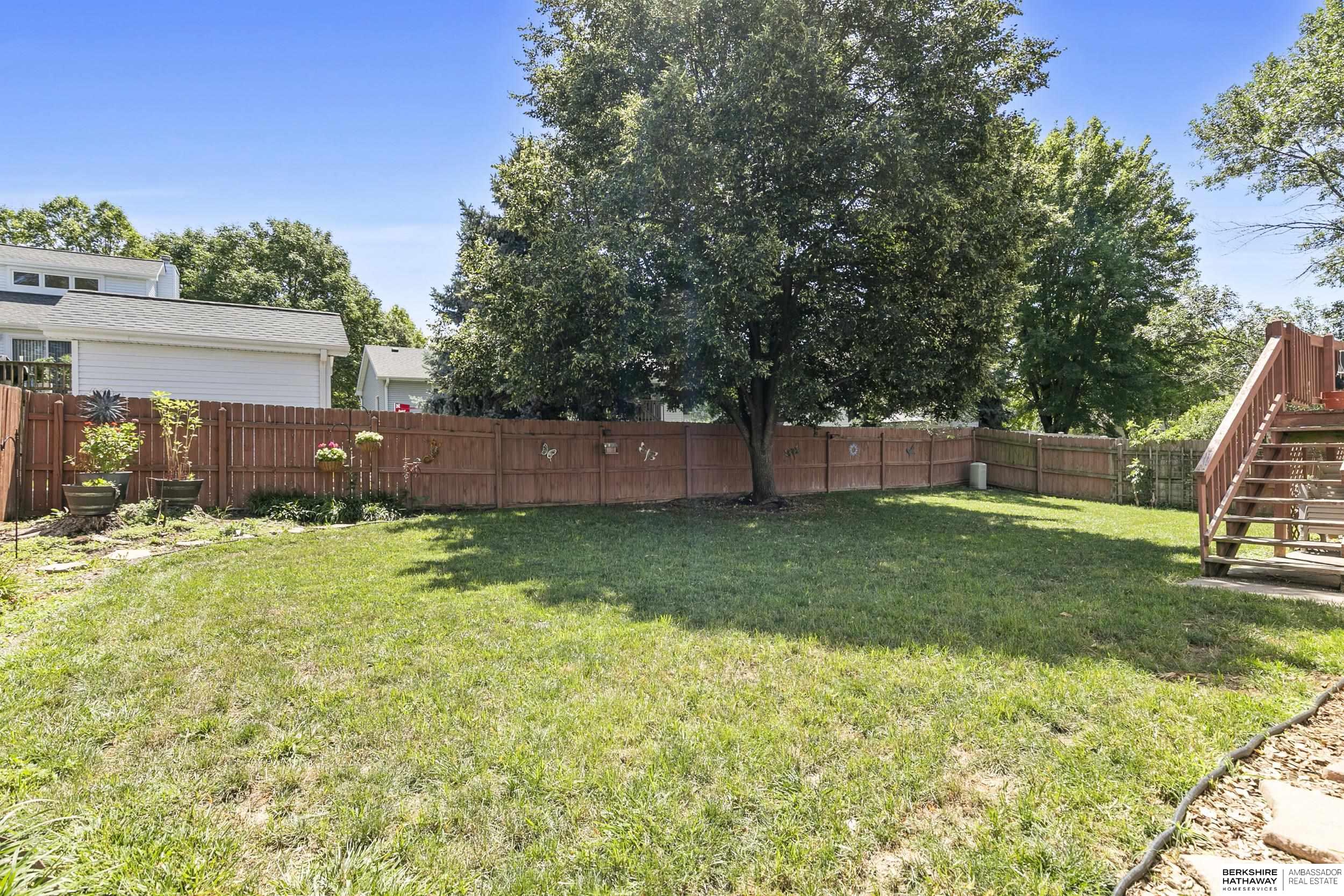 Lincoln, Nebraska 68521, United States, 4 Bedrooms Bedrooms, ,3 BathroomsBathrooms,Residential,Pending,168870