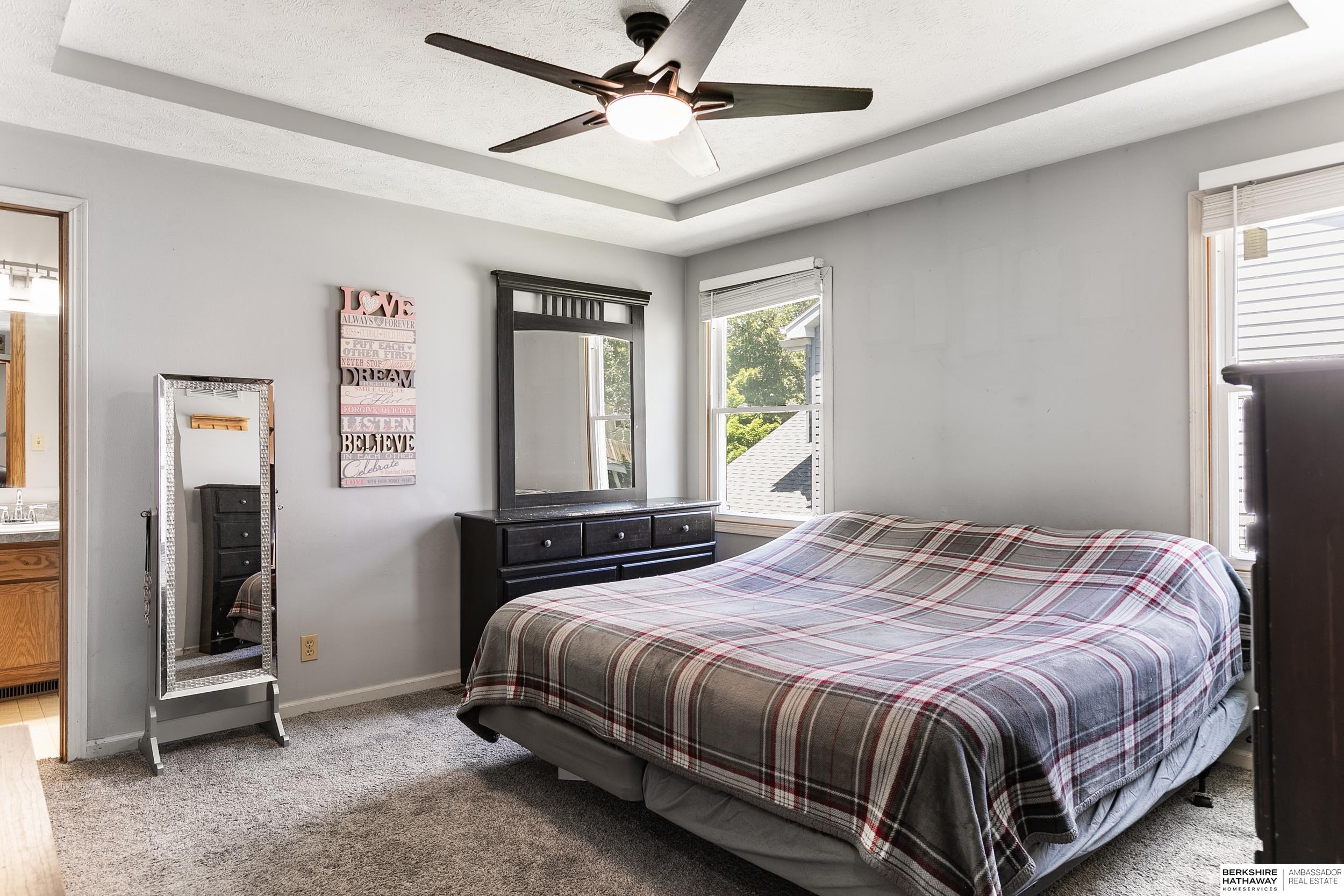 Lincoln, Nebraska 68521, United States, 4 Bedrooms Bedrooms, ,3 BathroomsBathrooms,Residential,Pending,168870