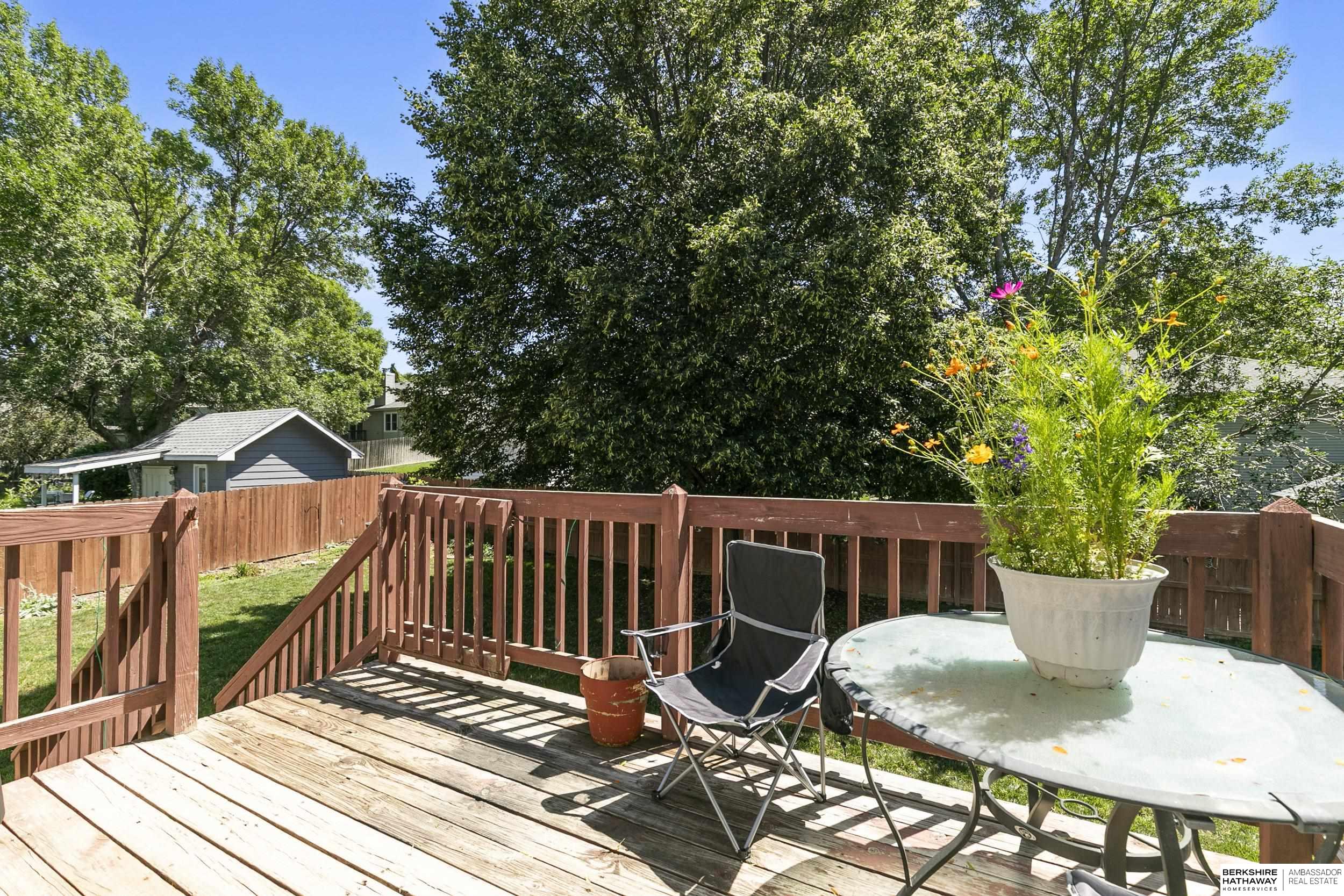 Lincoln, Nebraska 68521, United States, 4 Bedrooms Bedrooms, ,3 BathroomsBathrooms,Residential,Pending,168870