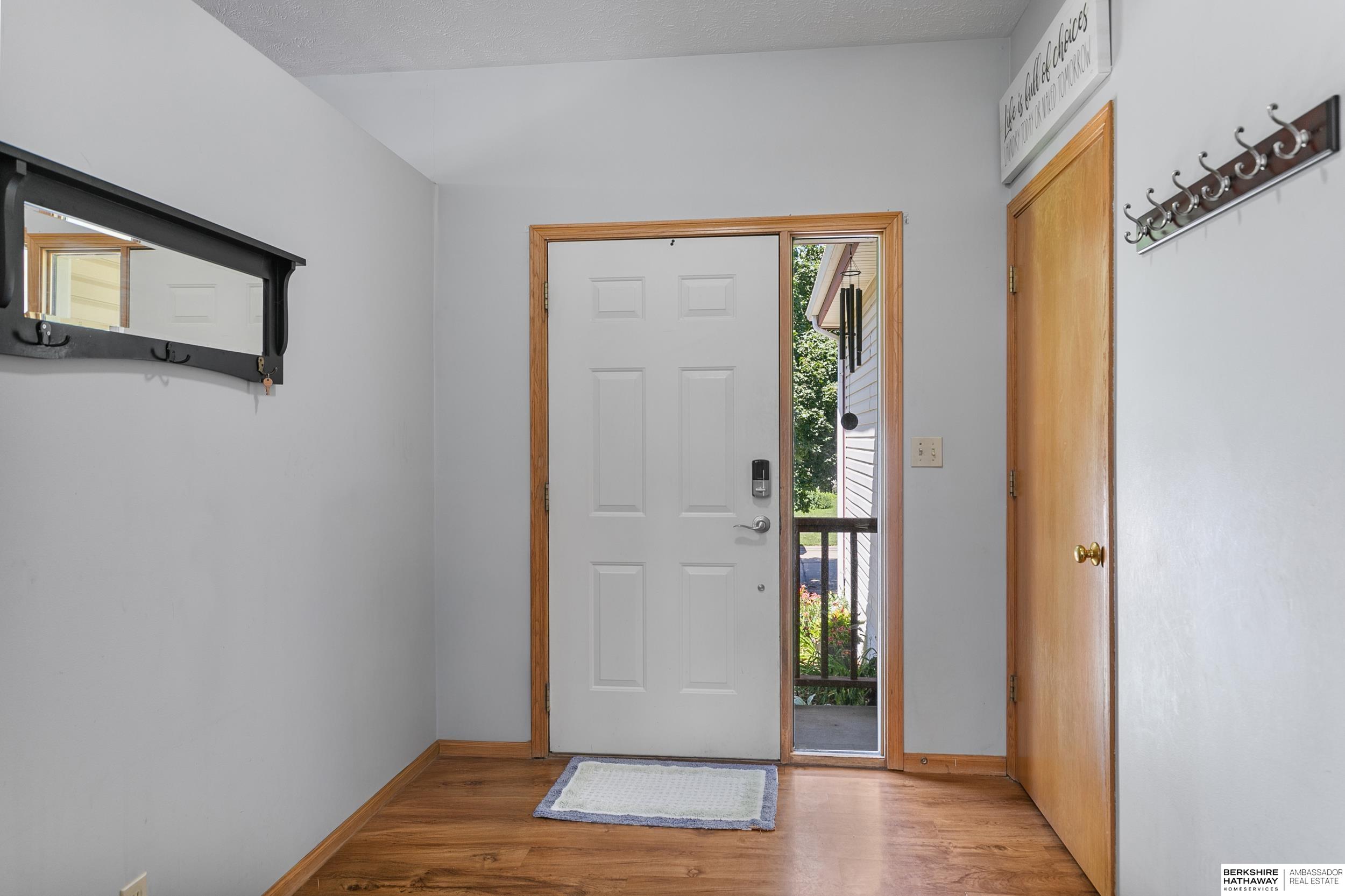 Lincoln, Nebraska 68521, United States, 4 Bedrooms Bedrooms, ,3 BathroomsBathrooms,Residential,Pending,168870