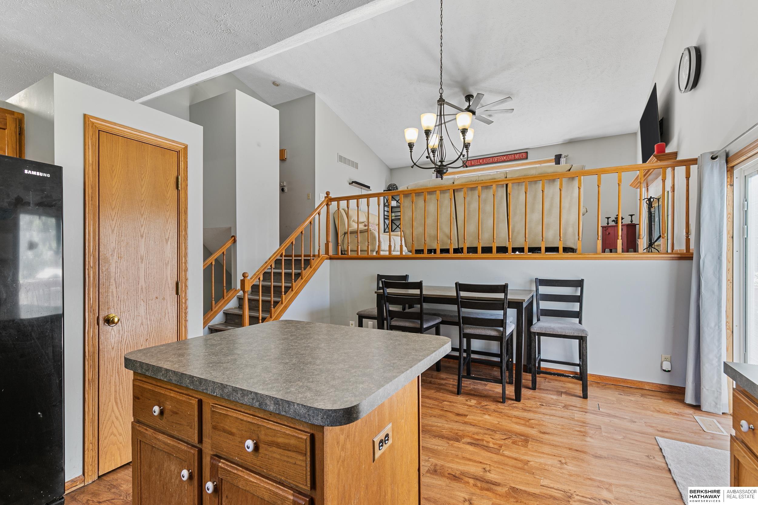 Lincoln, Nebraska 68521, United States, 4 Bedrooms Bedrooms, ,3 BathroomsBathrooms,Residential,Pending,168870