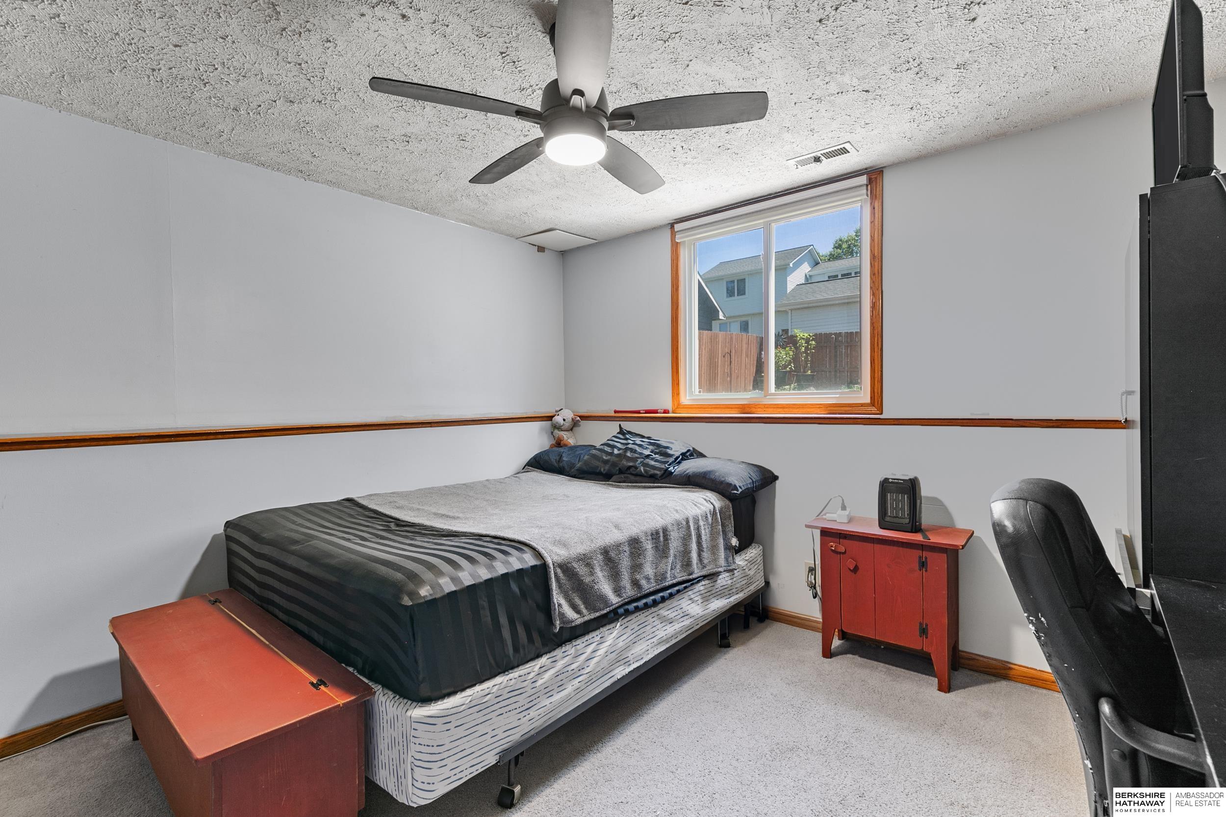 Lincoln, Nebraska 68521, United States, 4 Bedrooms Bedrooms, ,3 BathroomsBathrooms,Residential,Pending,168870