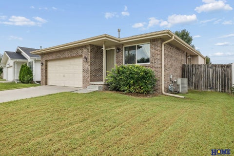 Photo of 1741 SW 30th Street, Lincoln, NE 68522 (MLS # 22626268)