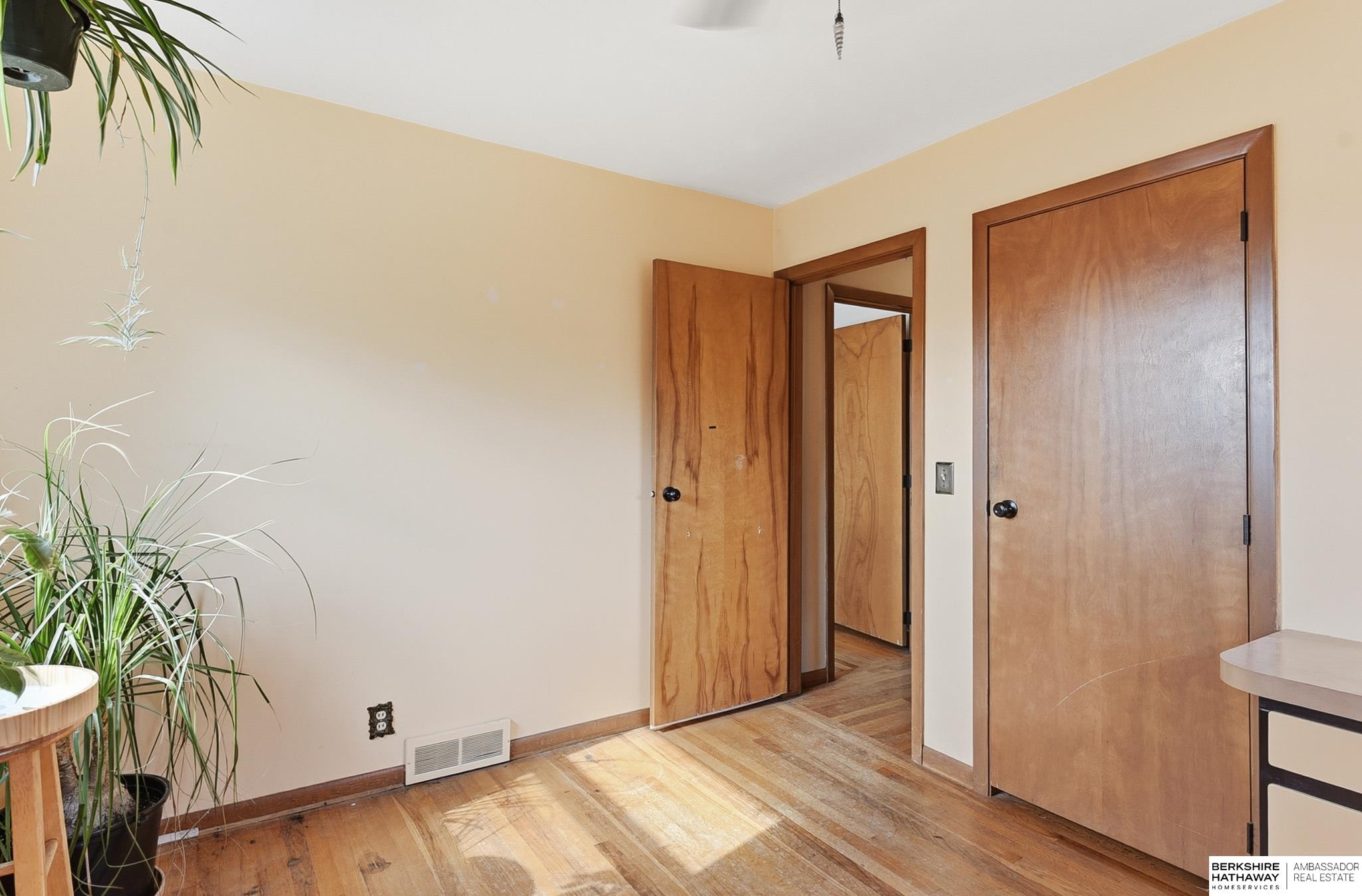 Omaha, Nebraska 68114, United States, 4 Bedrooms Bedrooms, ,2 BathroomsBathrooms,Residential,Active,230247