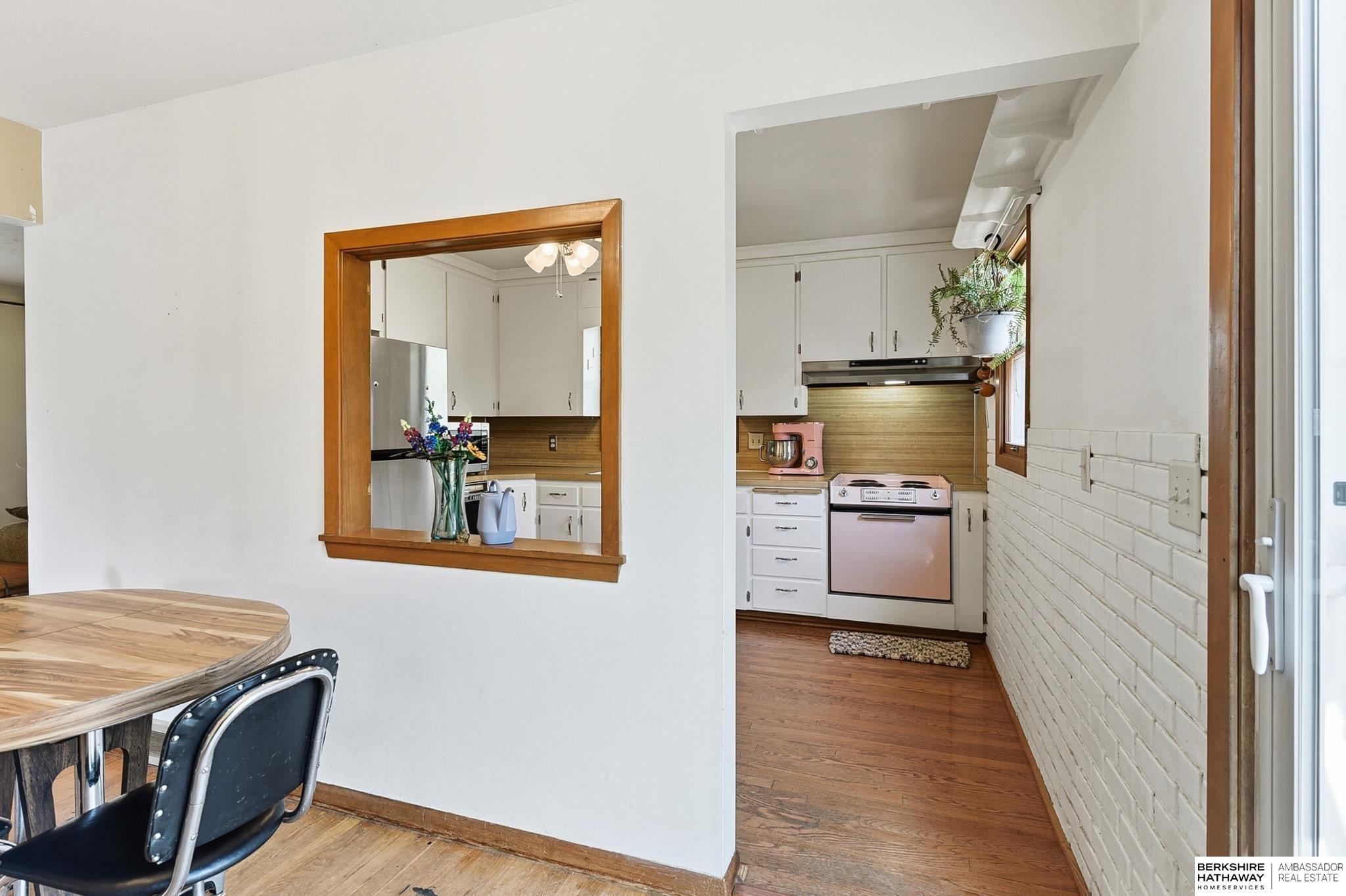 Omaha, Nebraska 68114, United States, 4 Bedrooms Bedrooms, ,2 BathroomsBathrooms,Residential,Active,230247