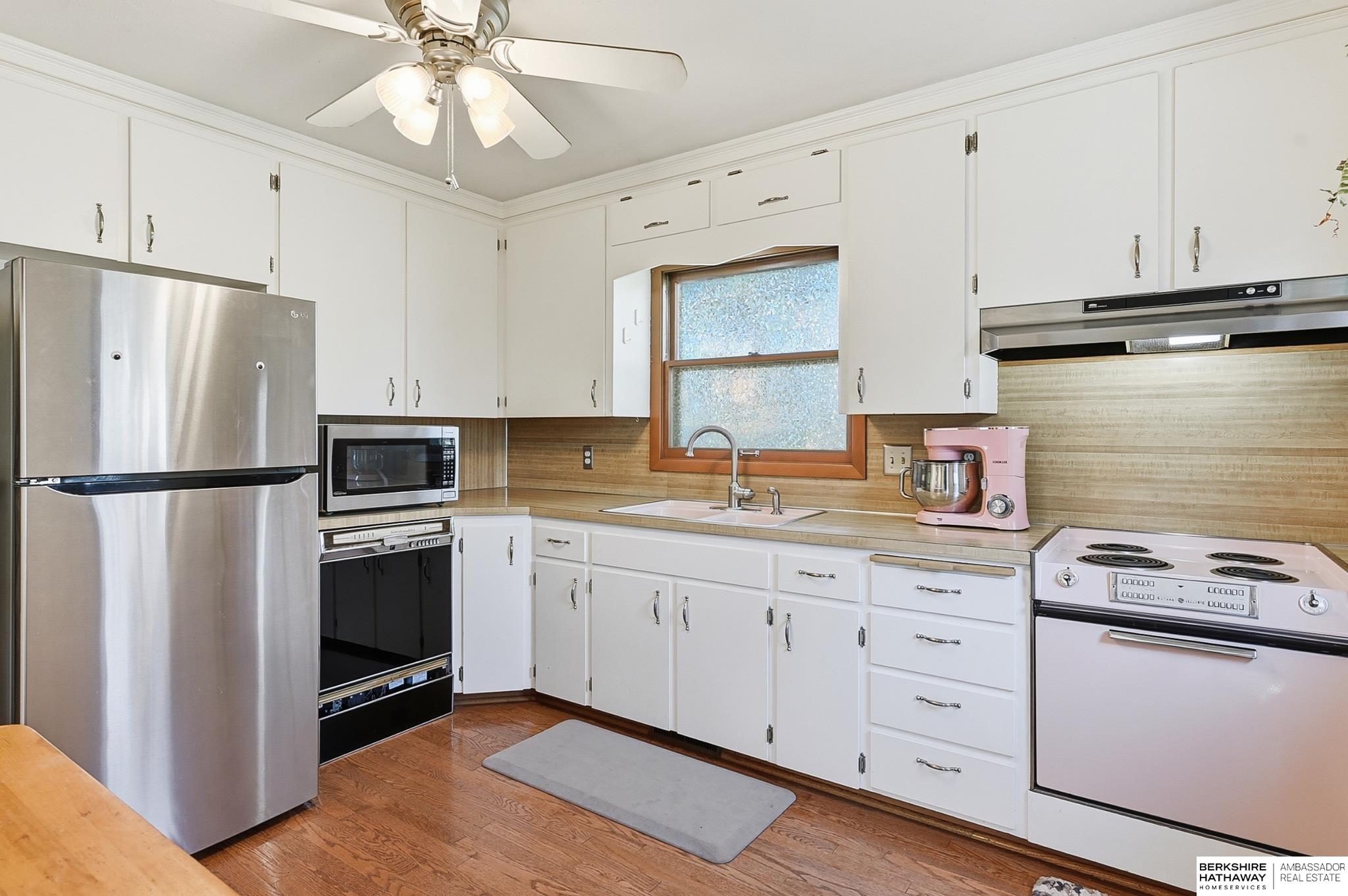 Omaha, Nebraska 68114, United States, 4 Bedrooms Bedrooms, ,2 BathroomsBathrooms,Residential,Active,230247