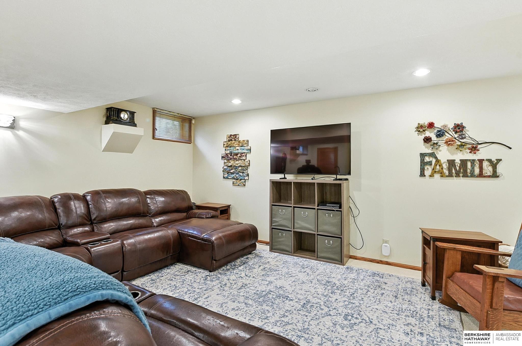 Omaha, Nebraska 68135, United States, 4 Bedrooms Bedrooms, ,3 BathroomsBathrooms,Residential,Active,170472