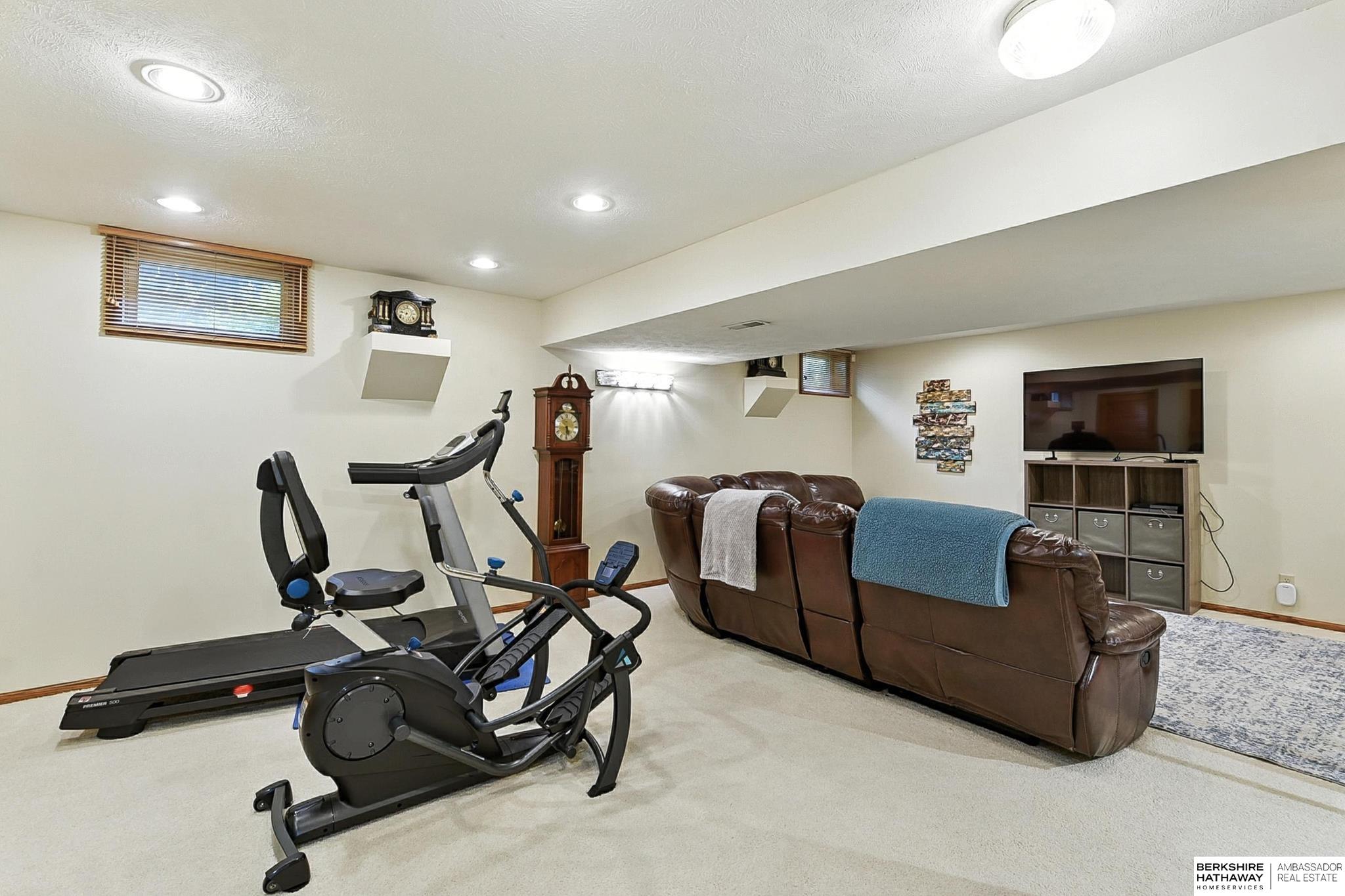 Omaha, Nebraska 68135, United States, 4 Bedrooms Bedrooms, ,3 BathroomsBathrooms,Residential,Active,170472