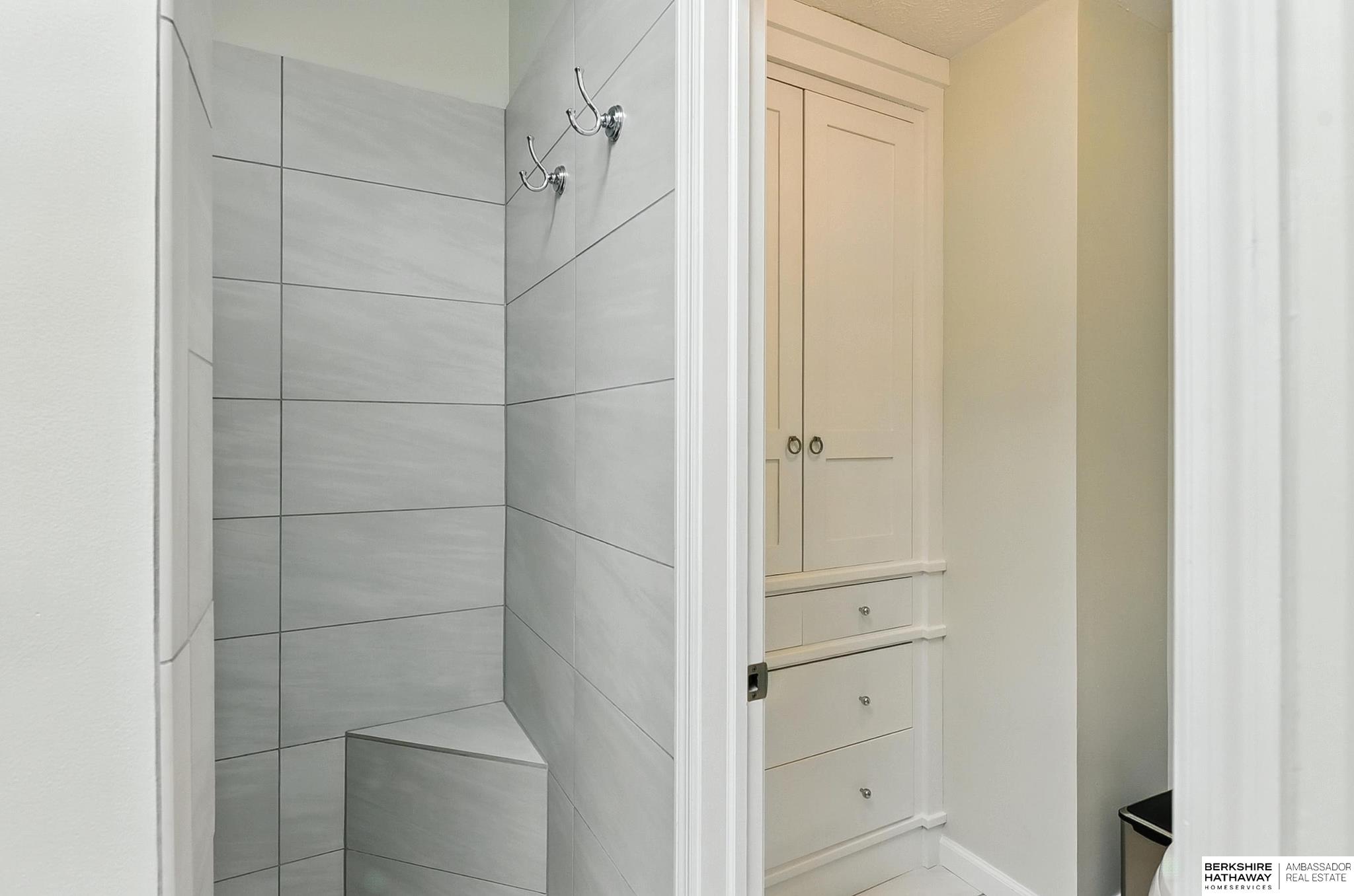 Omaha, Nebraska 68135, United States, 4 Bedrooms Bedrooms, ,3 BathroomsBathrooms,Residential,Active,170472