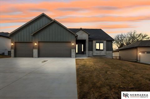 Photo of 1031 S 88th Street, Lincoln, NE 68510 (MLS # 22613406)
