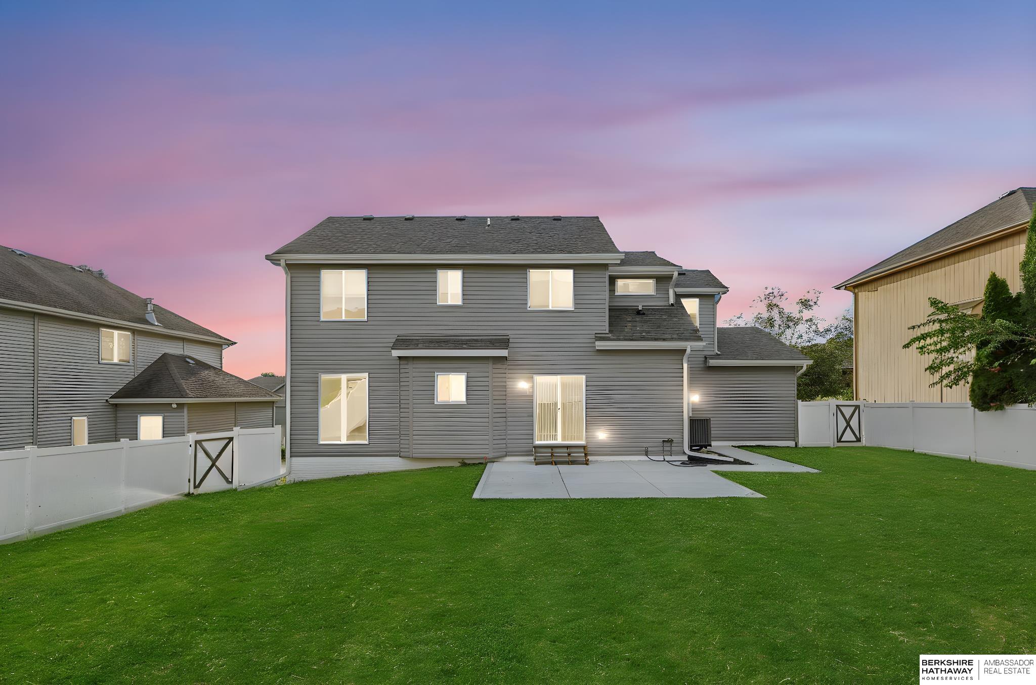 La Vista, Nebraska 68128, United States, 4 Bedrooms Bedrooms, ,2 BathroomsBathrooms,Residential,Active,220707