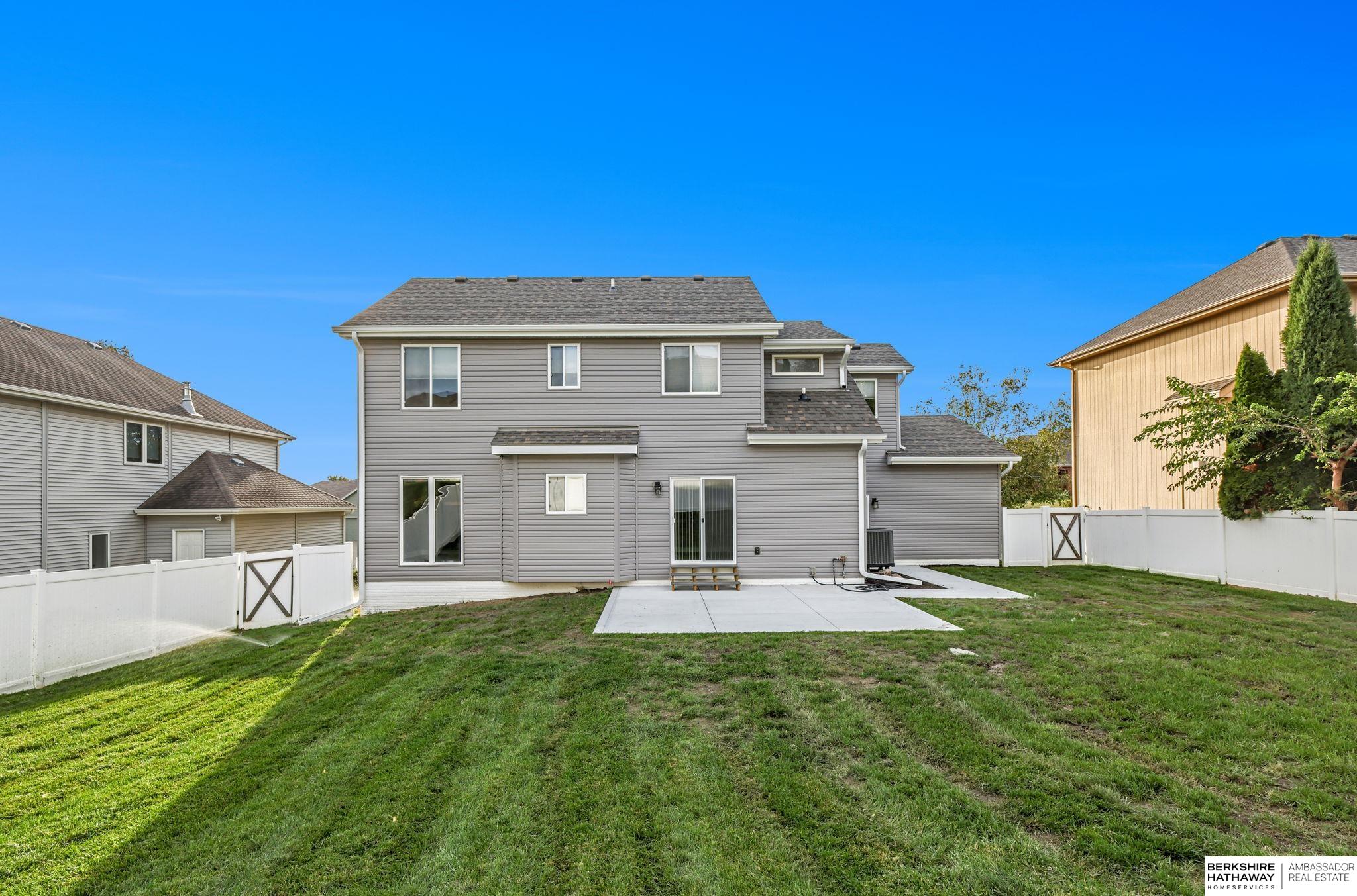 La Vista, Nebraska 68128, United States, 4 Bedrooms Bedrooms, ,2 BathroomsBathrooms,Residential,Active,220707