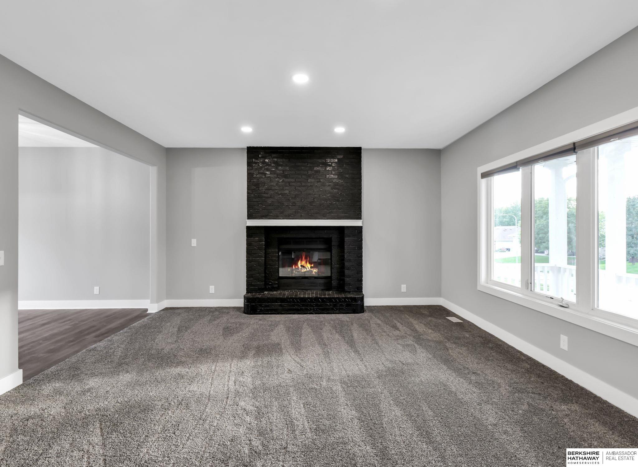 La Vista, Nebraska 68128, United States, 4 Bedrooms Bedrooms, ,2 BathroomsBathrooms,Residential,Active,220707