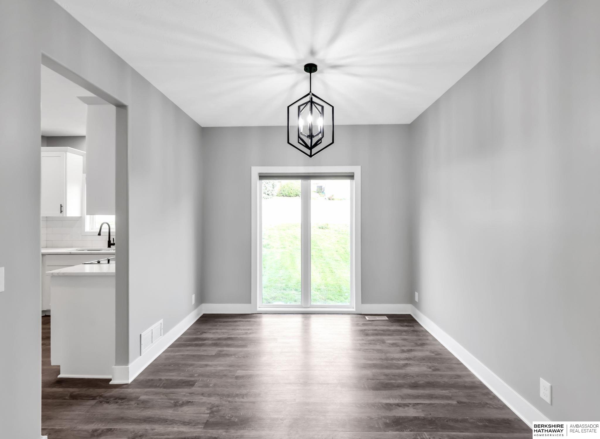 La Vista, Nebraska 68128, United States, 4 Bedrooms Bedrooms, ,2 BathroomsBathrooms,Residential,Active,220707