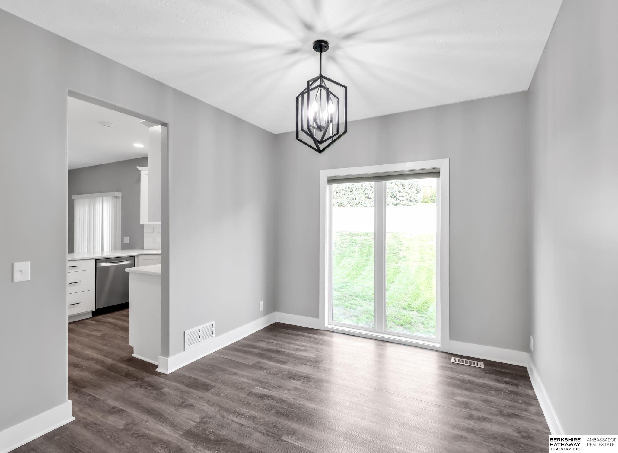 La Vista, Nebraska 68128, United States, 4 Bedrooms Bedrooms, ,2 BathroomsBathrooms,Residential,Active,220707