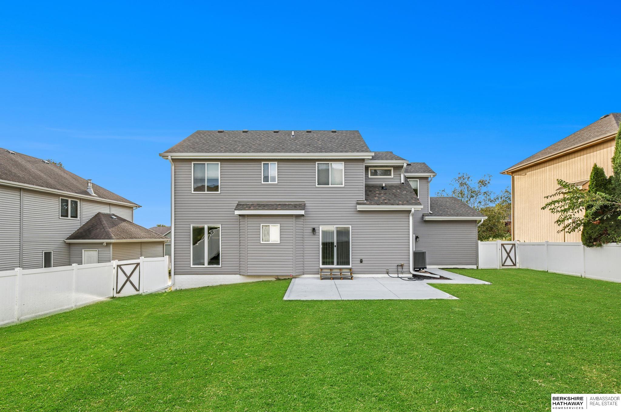 La Vista, Nebraska 68128, United States, 4 Bedrooms Bedrooms, ,2 BathroomsBathrooms,Residential,Active,220707