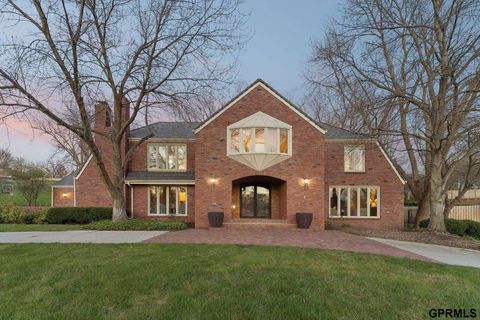 Photo of 9723 Fieldcrest Drive, Omaha, NE 68114 (MLS # 22605291)
