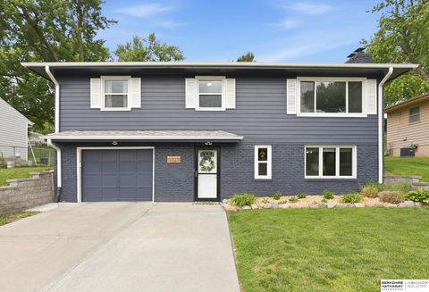 Photo of 9323 Tomahawk Boulevard, Omaha, NE 68134 (MLS # 22611308)