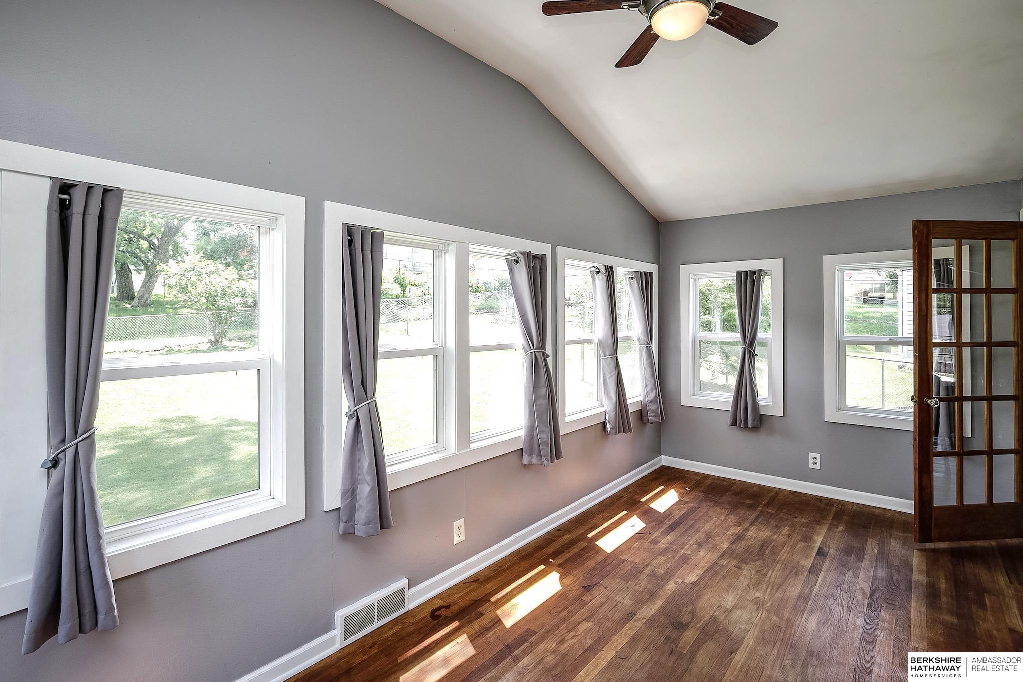 Omaha, Nebraska 68104, United States, 2 Bedrooms Bedrooms, ,1 BathroomBathrooms,Residential,Pending,141066