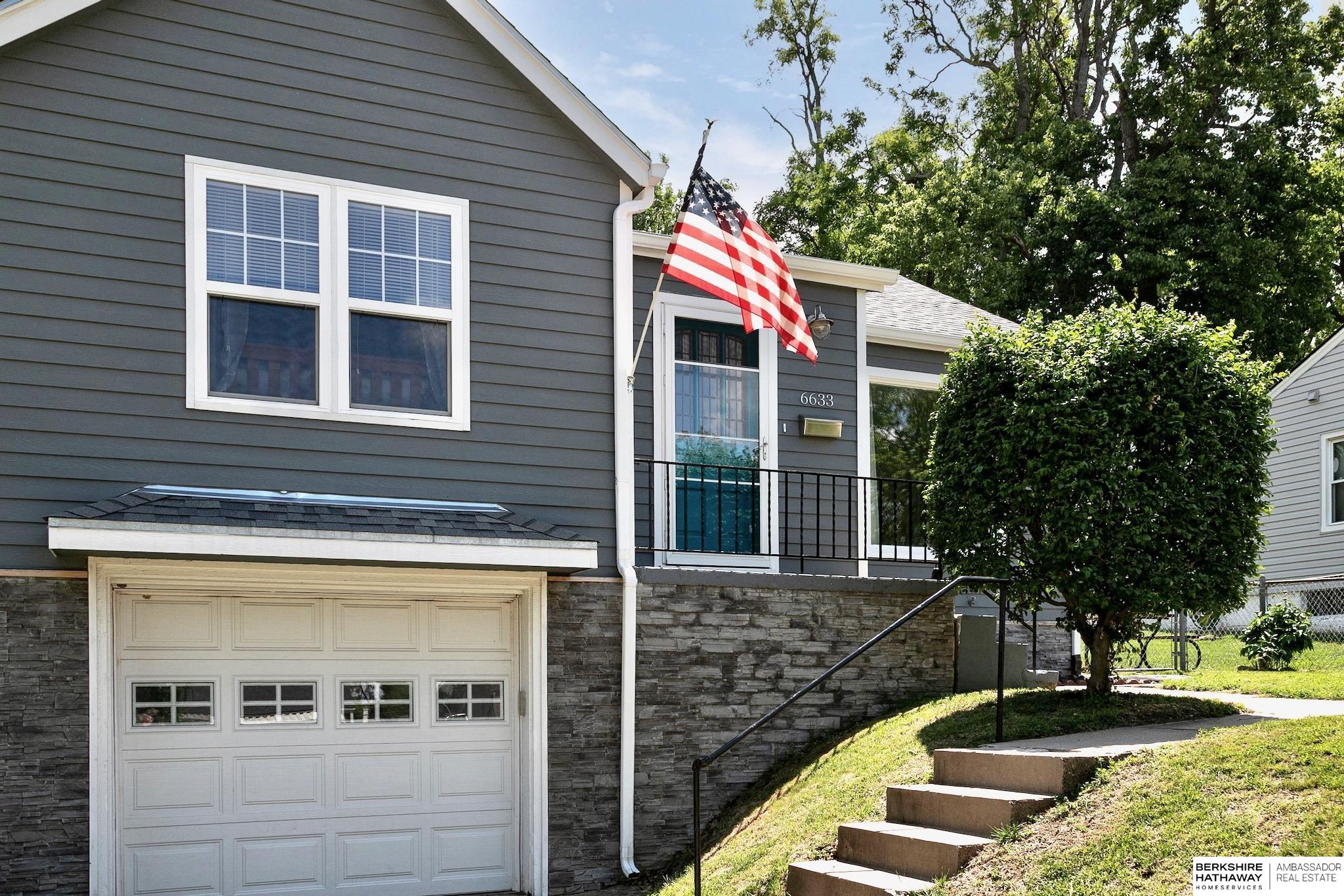 Omaha, Nebraska 68104, United States, 2 Bedrooms Bedrooms, ,1 BathroomBathrooms,Residential,Pending,141066