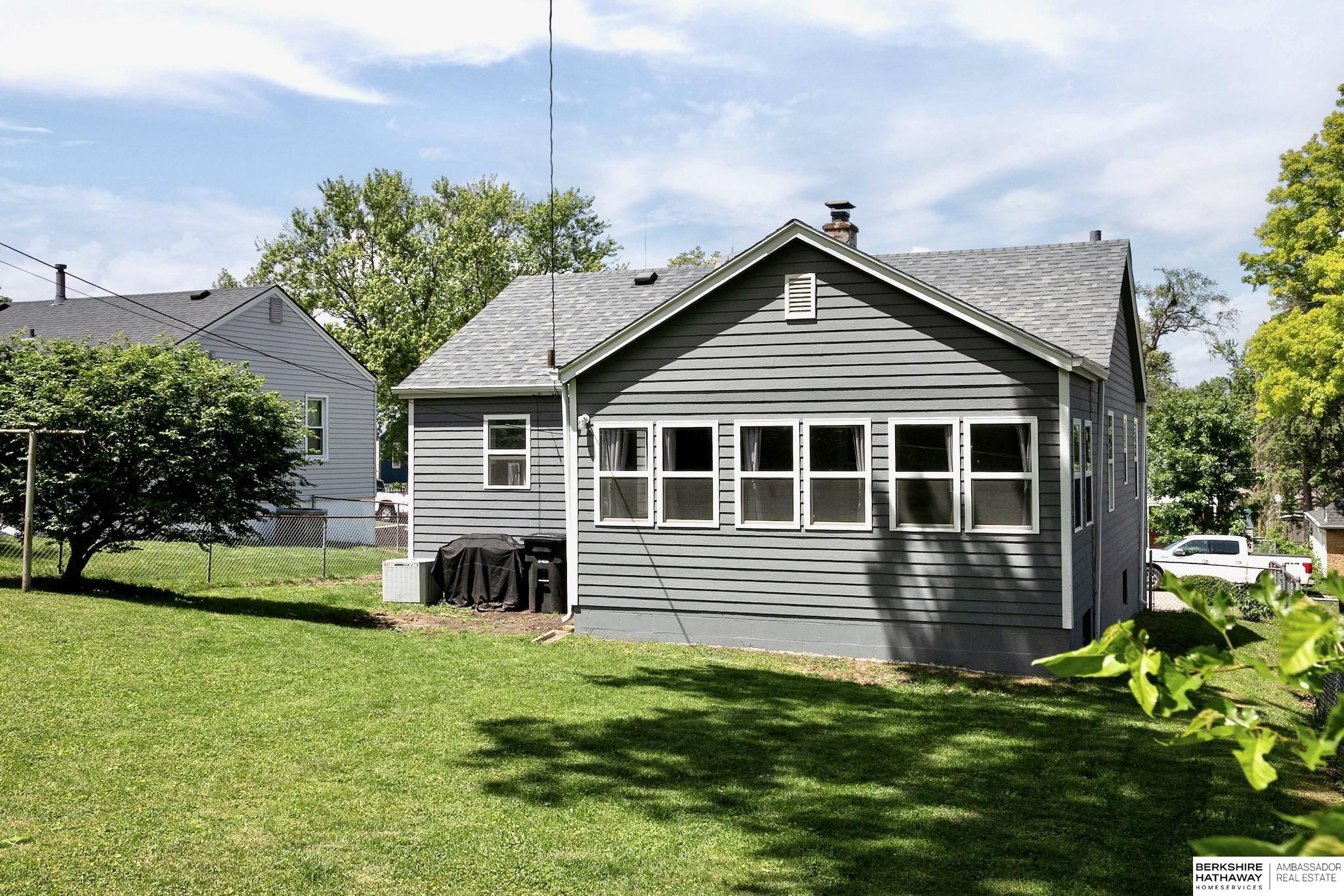 Omaha, Nebraska 68104, United States, 2 Bedrooms Bedrooms, ,1 BathroomBathrooms,Residential,Pending,141066